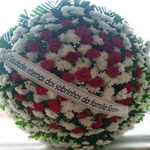 02-COROA MONSENHOR SALPICADA COM ROSAS Tam:1,30