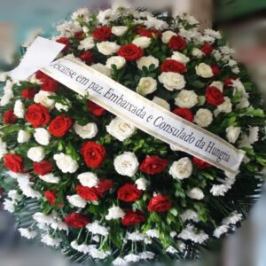 10-COROA COM ROSAS BRANCAS E VERMELHAS Tam:1,40